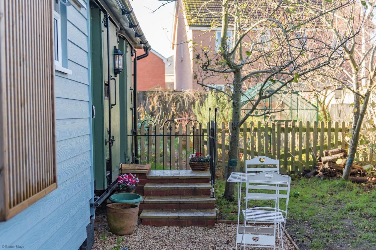 Plumcot Halt By Bloom Stays Canterbury Ngoại thất bức ảnh
